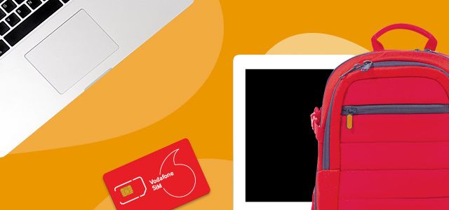 Precisa de um cartão Computador do lado esquerdo, cartão Vodafone Sim, tablet e mochila do lado direito sob um fundo amarelo