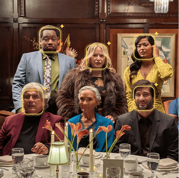 Imagem de estilo de vida de um grupo de amigos e familiares, representando a funcionalidade Melhor take automático.